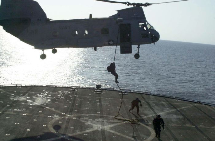 Image CH-46D Sea Knight helicopter
