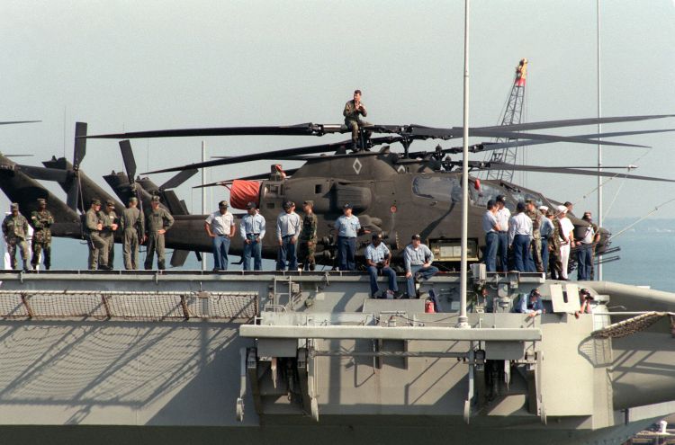 Image: AH-1F Cobra helicopter gunships